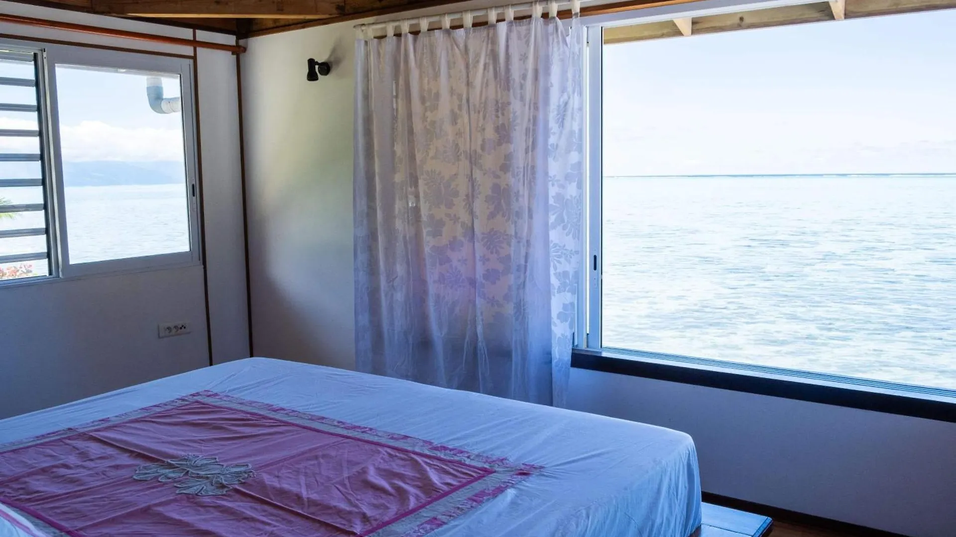Maison Bord De Mer Ia Orana Lodge Moorea Pensionat